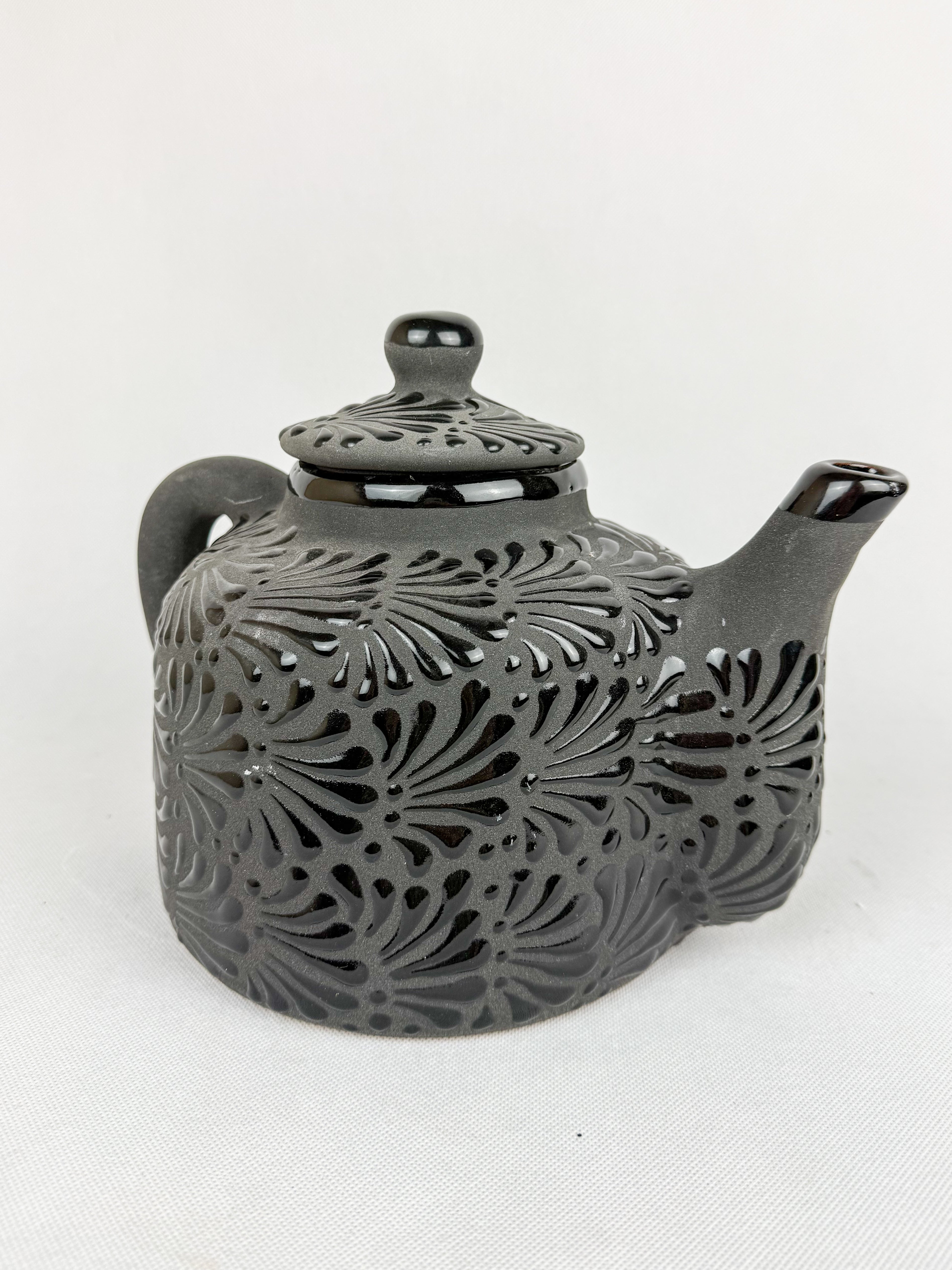 Mexican Talavera Style Tea Pot Coffee Pot Black- Tetera Barro Engobe
